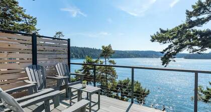 Romantic Deception Pass Waterfront Cabin with Deck Over Water