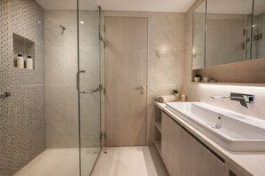 Hair dryer, towels, soap, toilet paper - Cassia Residences 3Br Sea & Lake View (Choeng Thale)