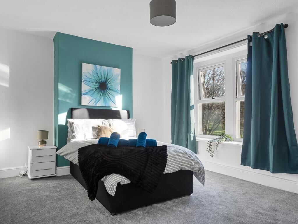 Nhà, 4 phòng ngủ