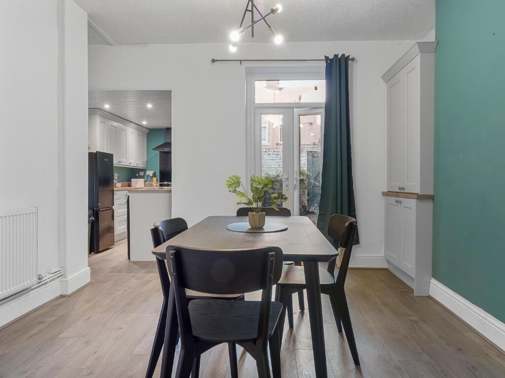 Nhà, 4 phòng ngủ | Khu ăn uống