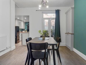 Hus - 4 sovrum | Restauranger