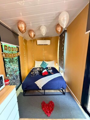 1 habitación y ropa de cama 