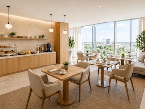 Studio Suite | Dining - Maison Prime Suites (Toronto)