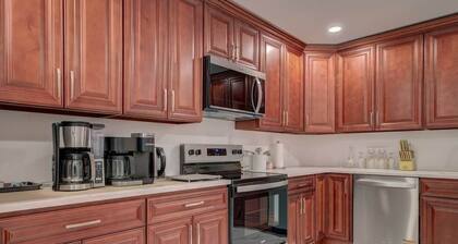 “Quiet Home Near Albany Airport”