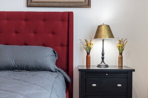 3 slaapkamers, een strijkplank/strijkijzer, gratis wifi, beddengoed