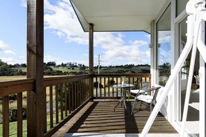 Property grounds - Tamar River Hideaway w/ Spa & Workspace (Legana)