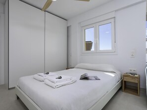 Iron/ironing board, Internet, bed sheets - Sunstay Sardinero Loft Torremolinos (Torremolinos)