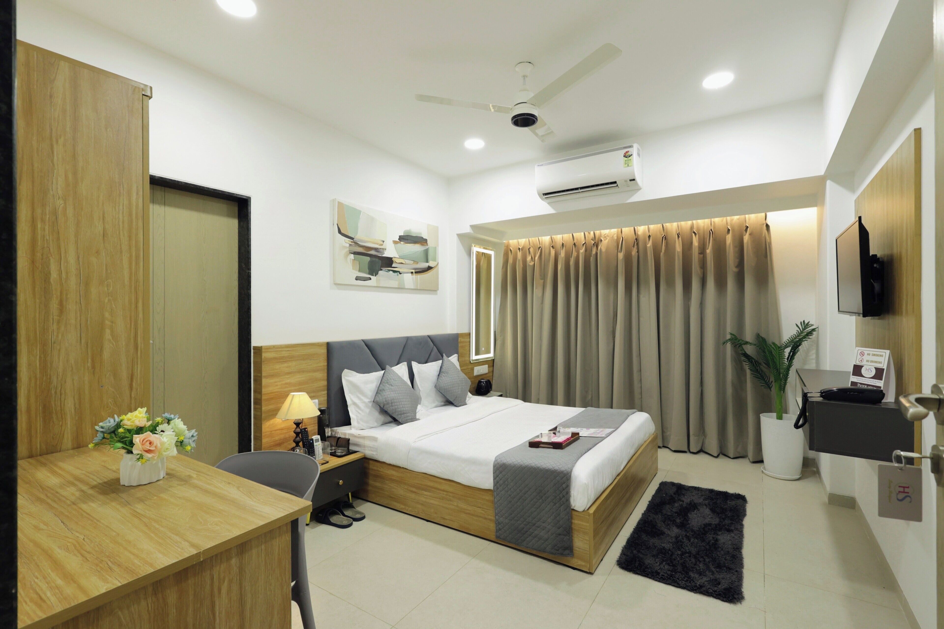 Superior Room, City View