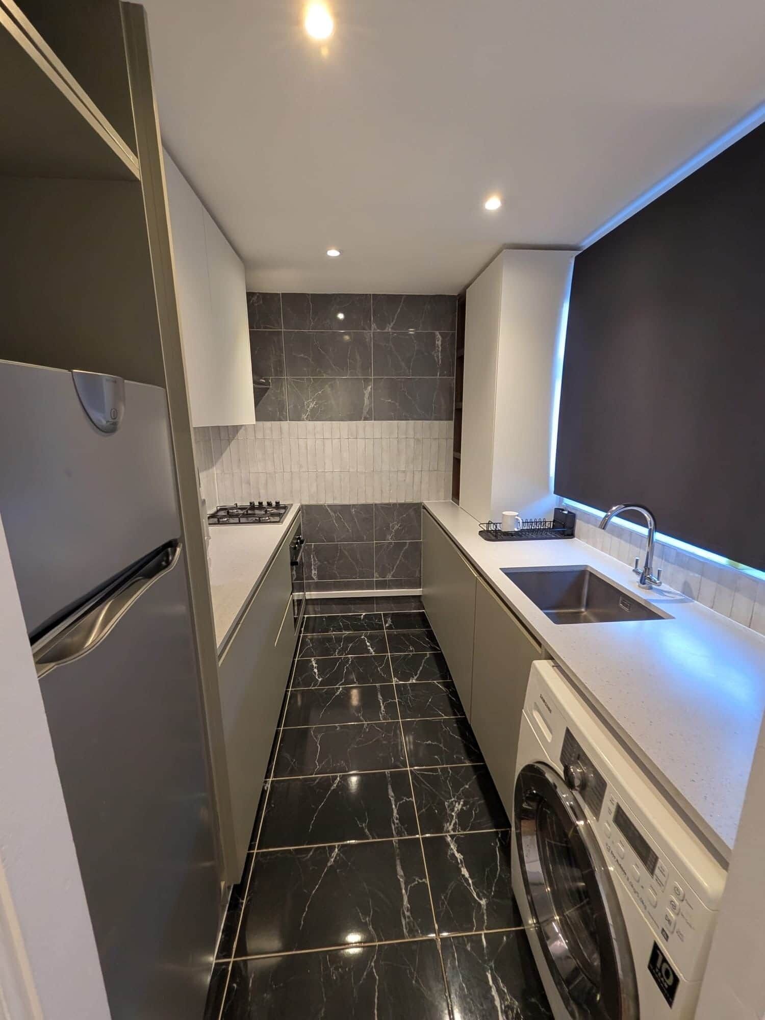 Fridge, stovetop