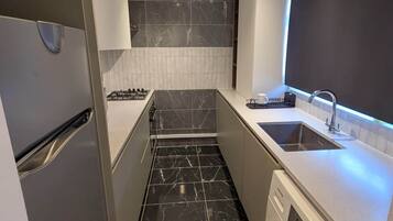 Fridge, stovetop