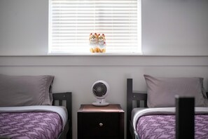 2 habitaciones, tabla de planchar con plancha y wifi gratis 