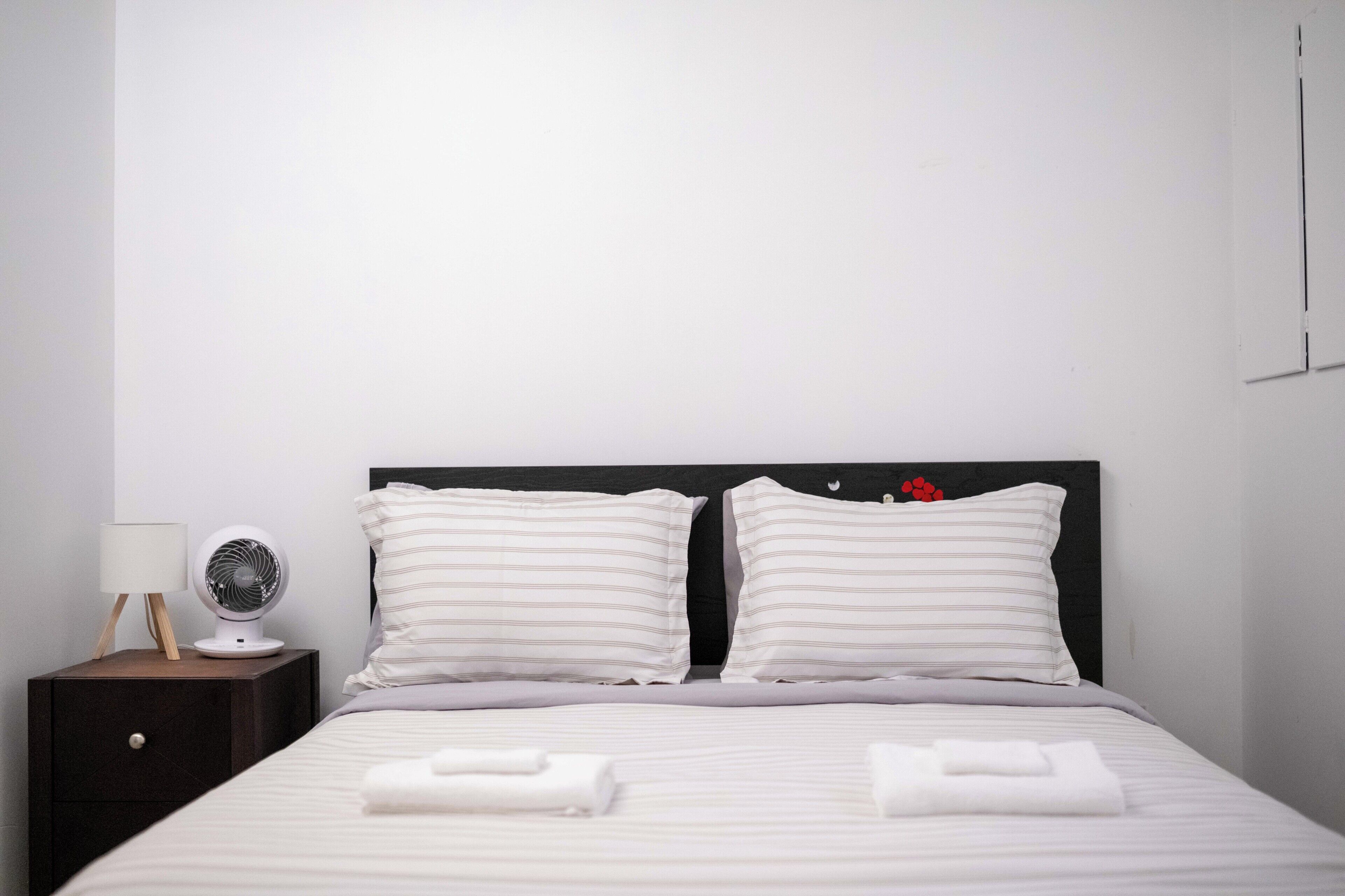 2 chambres, fer et planche à repasser, accès au Wi-Fi (inclus)