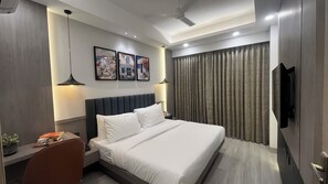 Room - Saltstayz Premier Millenium City Centre (Haryana)