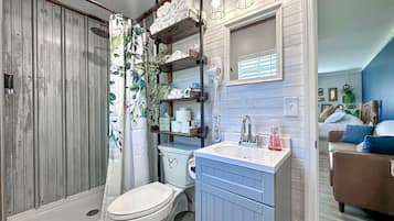 Towels, soap, shampoo, toilet paper