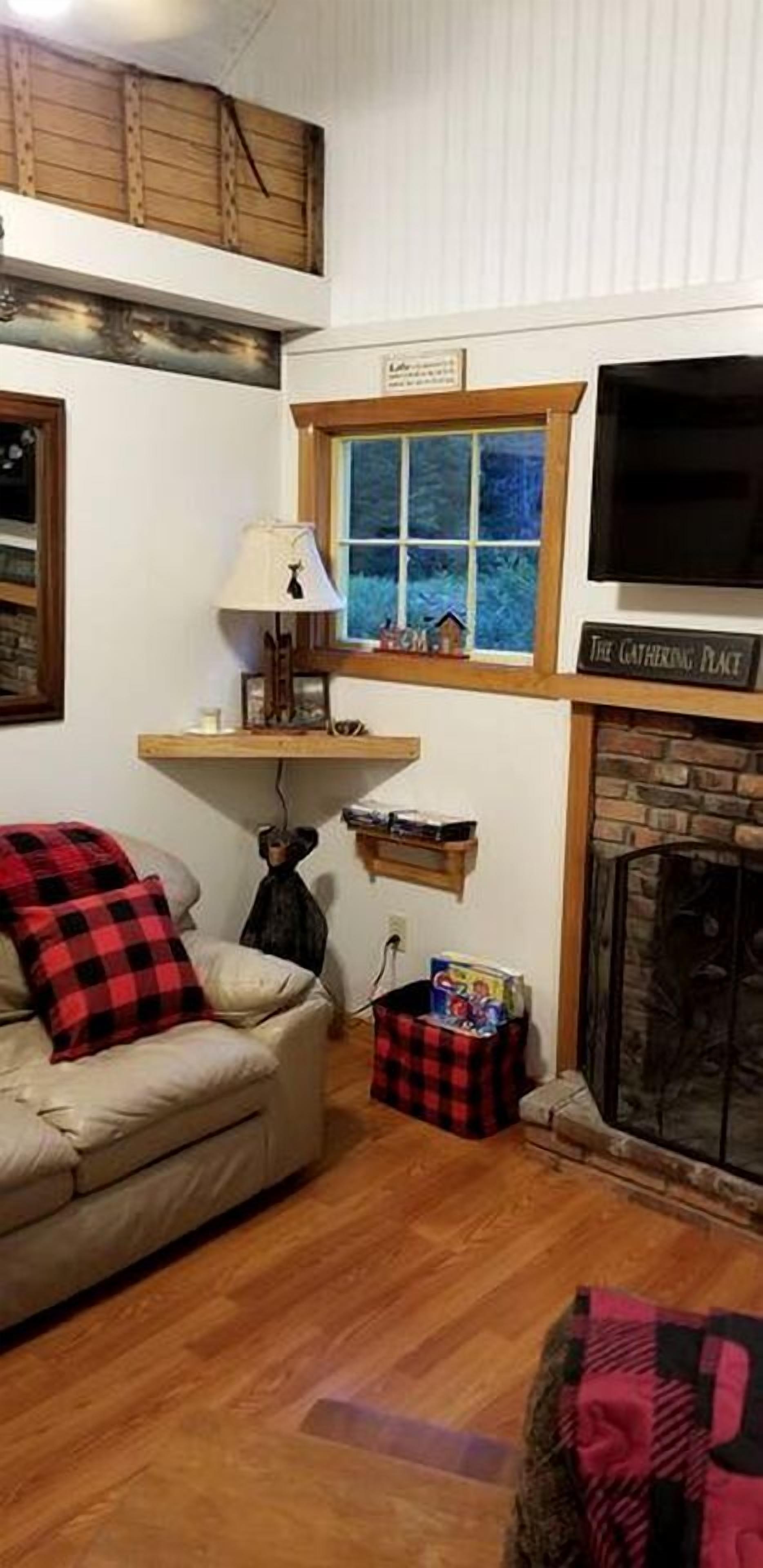 TV, fireplace, DVD player