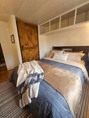 Room - Secluded Forest Cabin Retreat Near Olympic Peninsula Coast | Near Sekiu, Washington (Clallam County)