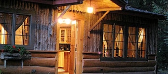 All Season Romantic One-Room Cabin on Moody Pond, in Upstate New York