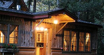 All Season Romantic One-Room Cabin on Moody Pond, in Upstate New York