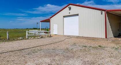Unique Woodland Glamping Dome with Stargazing & Nature Retreat near Wolfe City, TX