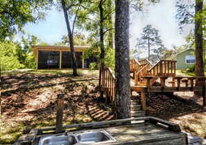 Property grounds - Ochlockonee River Cottage with Scenic Island Vista in Wakulla County, FL (Sopchoppy)
