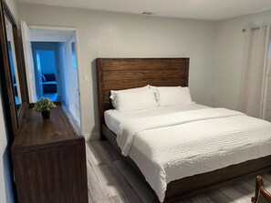 3 bedrooms, iron/ironing board, WiFi, bed sheets - Private Pool Oasis, Sleeps 10, Near Beach & FLL Airport (Lauderdale Lakes)