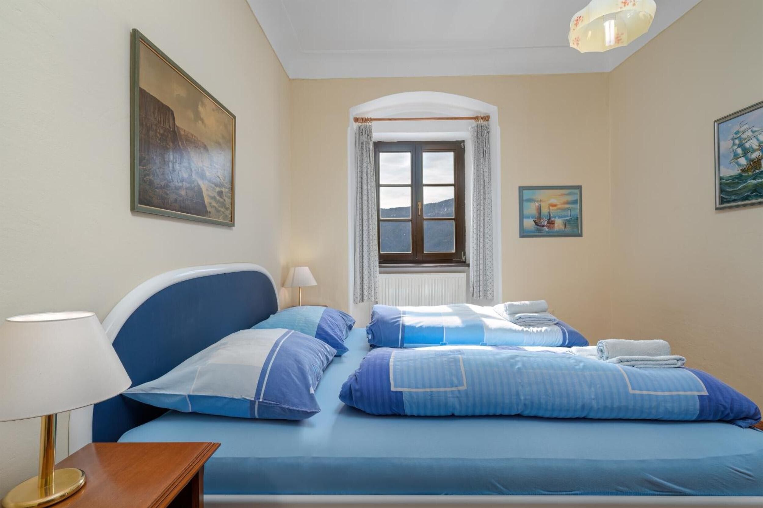 17 bedrooms, iron/ironing board, WiFi, bed sheets