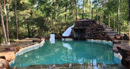 Beautiful Modern Cabin with Natural Water Pool in Grimes County, Texas