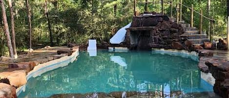 泳池