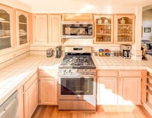 Private kitchen - New! Bearadise ~ Charming Cabin Getaway (Big Bear Lake)