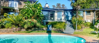 100 On Kayburne Guesthouse