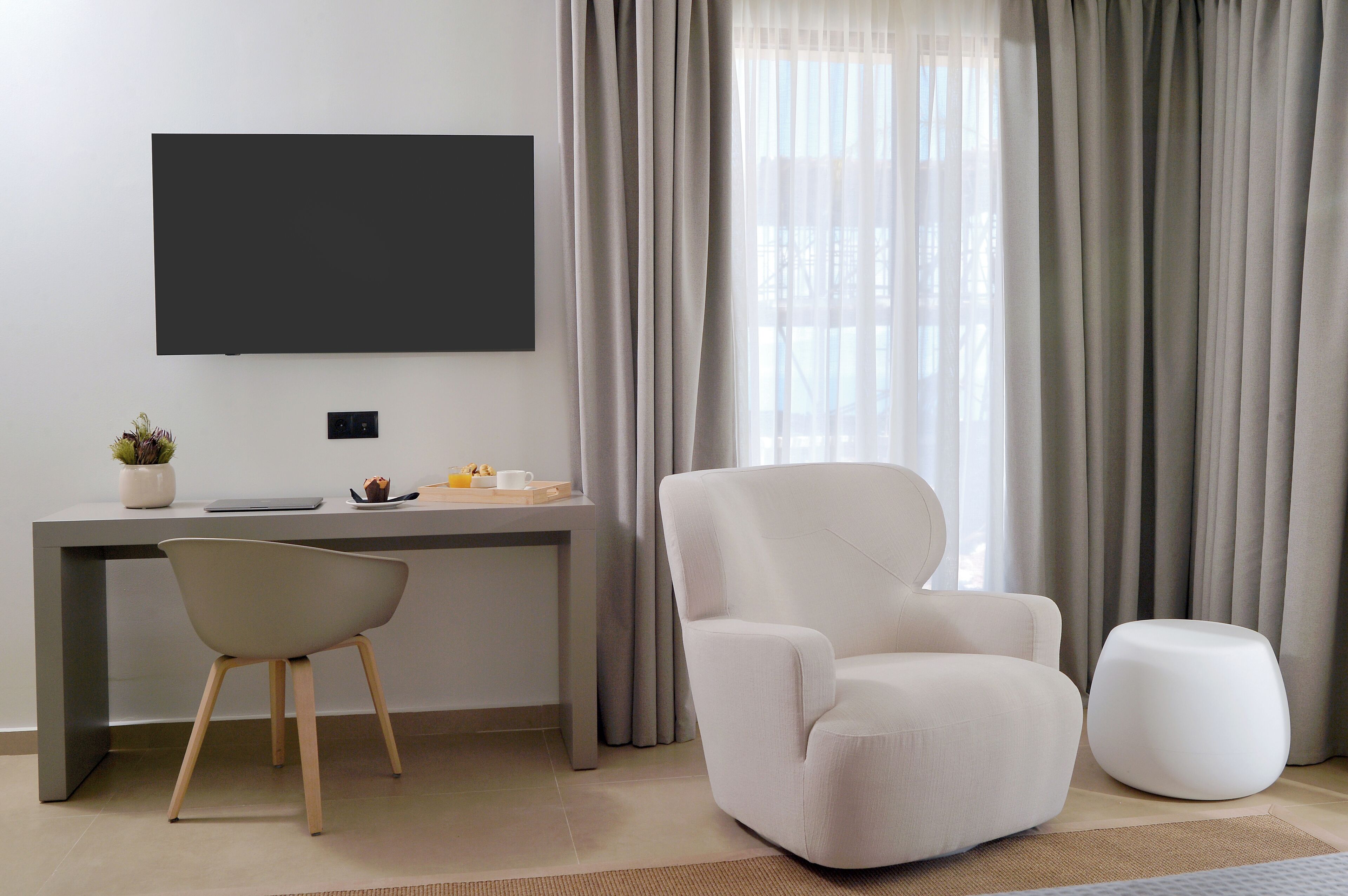 Superior-Doppel- oder -Zweibettzimmer, Balkon, eingeschränkter Meerblick | Wohnbereich