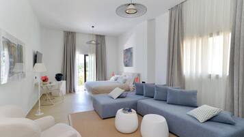 Suite Studio Junior, vue partielle sur la mer