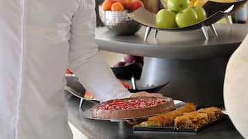 Bao gồm bữa sáng buffet hàng ngày