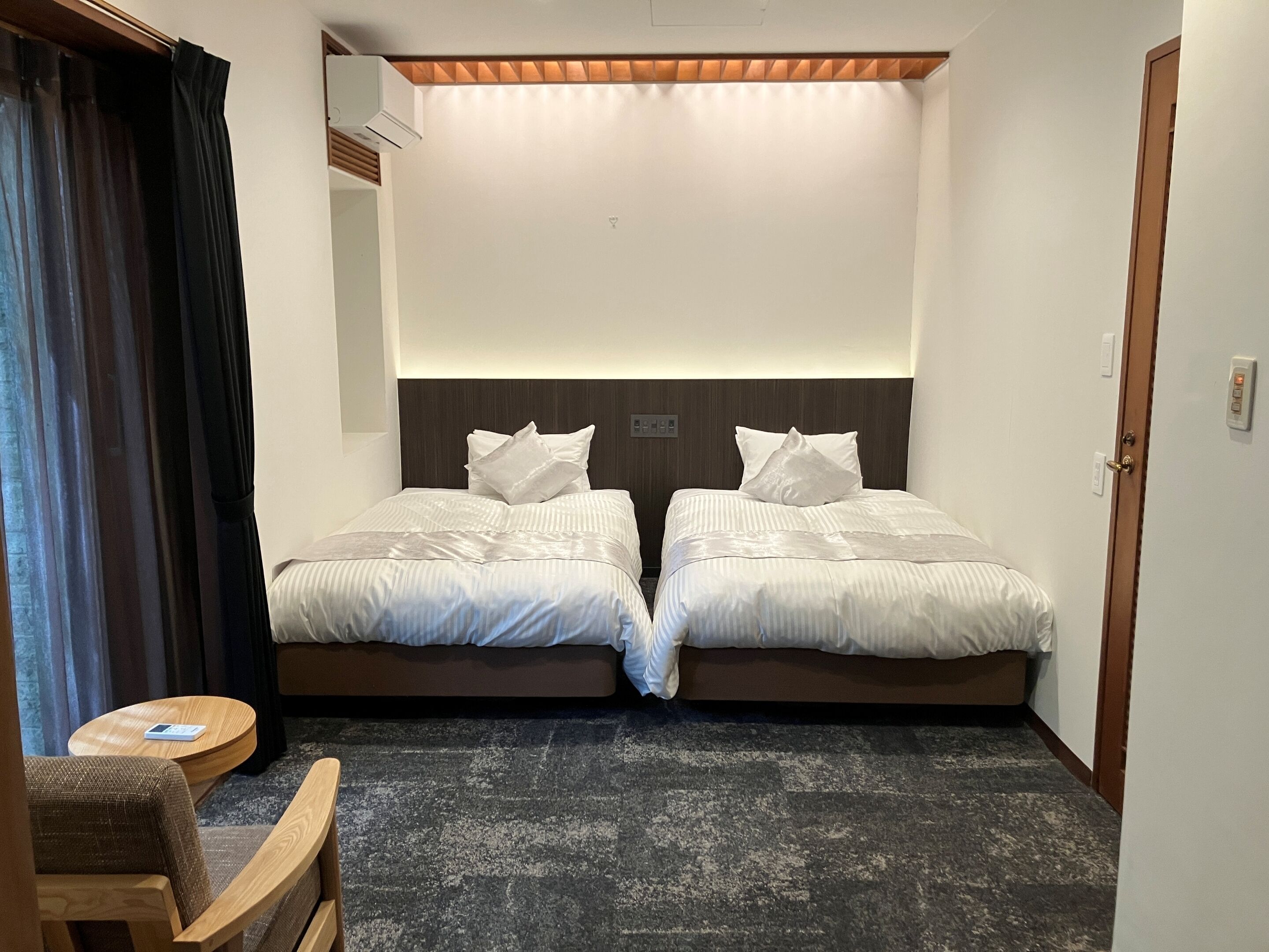 Family Room, Non Smoking | Desk, free WiFi