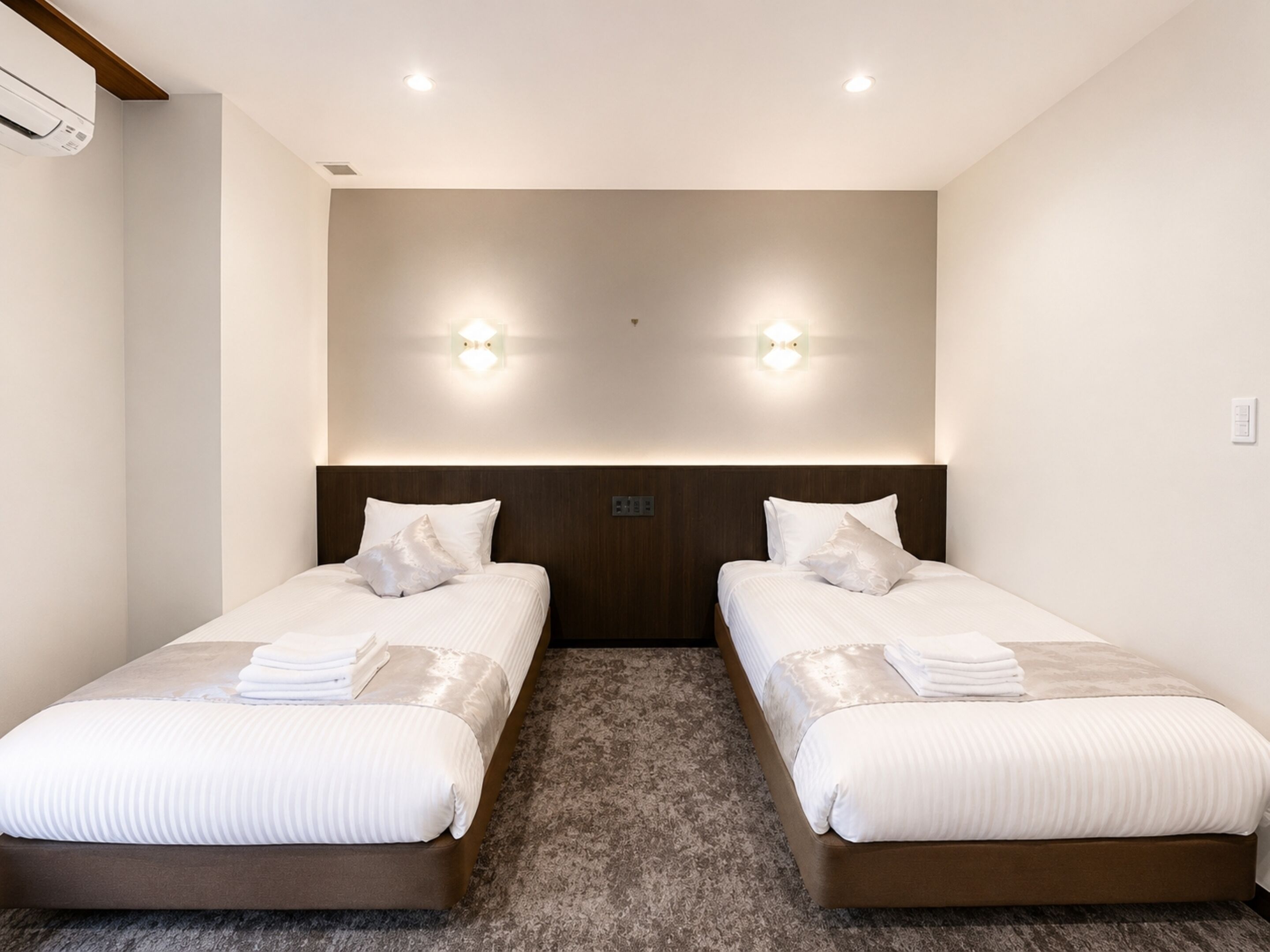 Standard Twin Room, Non Smoking | Desk, free WiFi