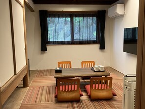 Family Room, Non Smoking | Dining - LiVEMAX Golf Club Tochigi (Kanuma City)