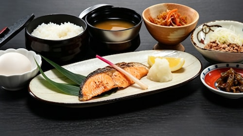 朝食
