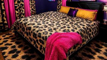 3 bedrooms, desk, iron/ironing board, WiFi