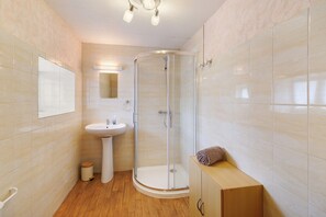 Shower, towels