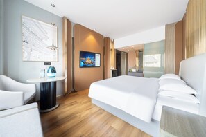 Free minibar items, desk, blackout curtains, iron/ironing board - Shuman Hotel (Xi'an)