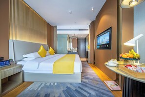 Free minibar items, desk, blackout curtains, iron/ironing board - Shuman Hotel (Xi'an)