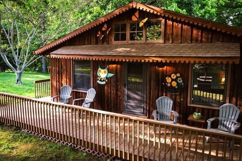 Rustic, Pet Friendly Cabin near East Fork Lake, Olney, Illinois