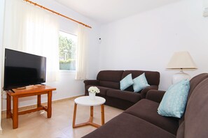 TV - E438 Can Gorrio by Mallorca Villa Selection (Port de Pollença)