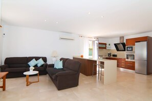 TV - E438 Can Gorrio by Mallorca Villa Selection (Port de Pollença)