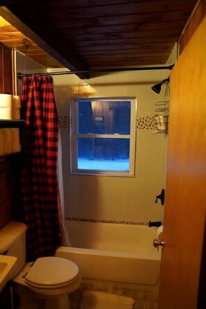 Jetted bath, hair dryer, towels, soap