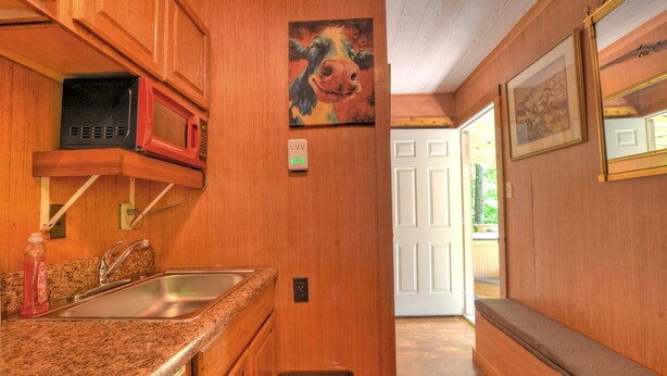 Coffee/tea maker, fridge, microwave, cookware/dishes/utensils - Tiny House for Two with Outdoor Tub near Great Smoky Mountains in Cherokee, North Carolina (Cherokee)
