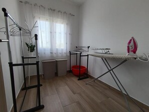 Interior - Spacious Villa near Zadar & Nin with Garden & BBQ (Podgradina)