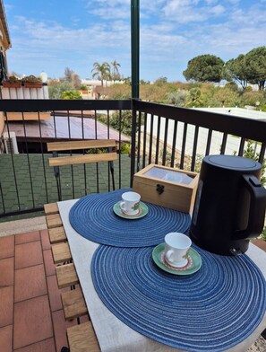 Outdoor dining - Vrbo Property (Pollina)