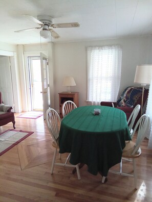 Dining - Welcoming 4 bedroom, 2 full bathroom in charming Woolrich (Woolrich)