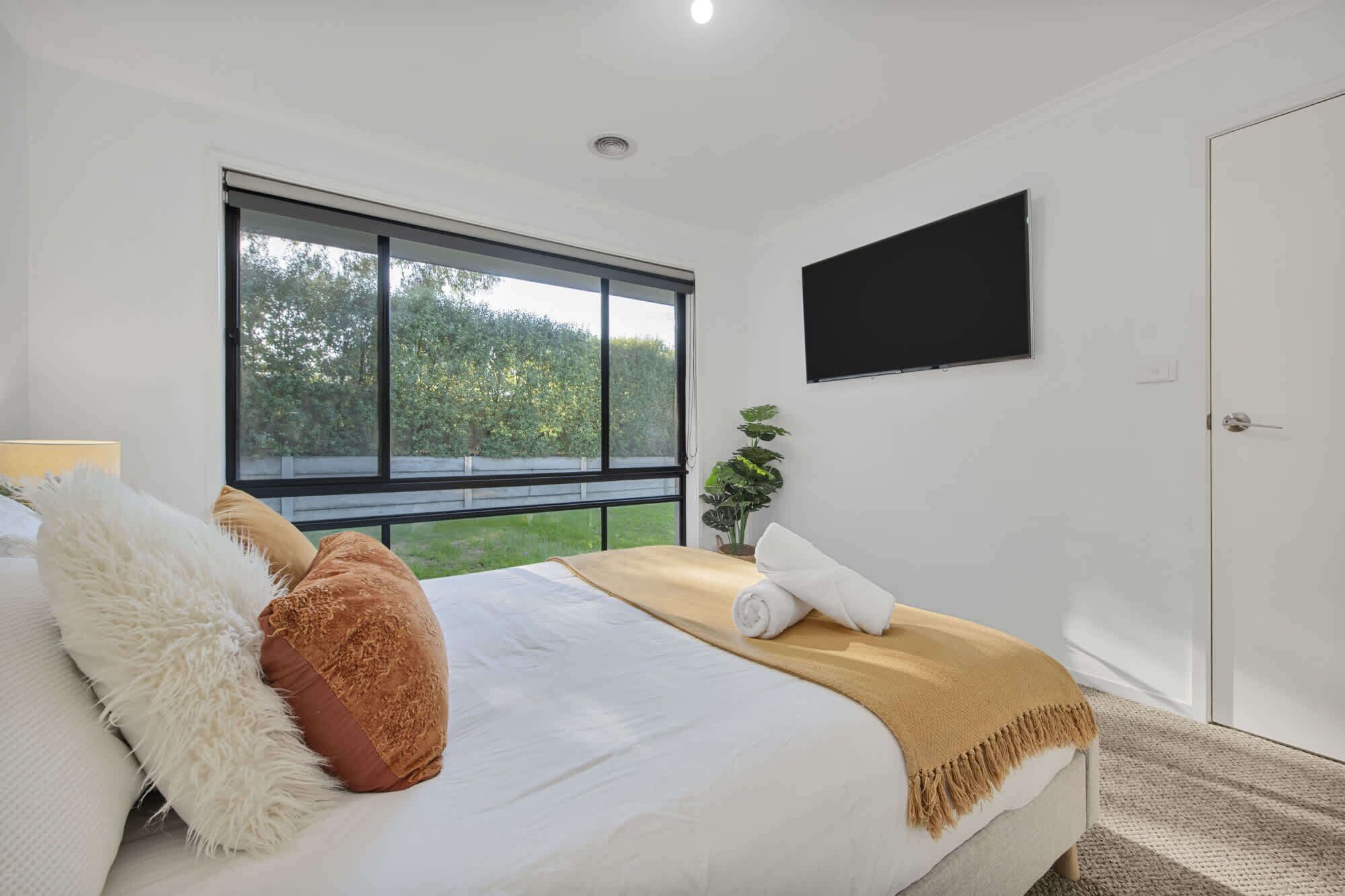 3 bedrooms, WiFi, bed sheets